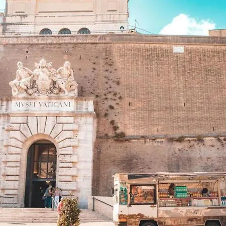 Апартаменты Real Vatican Рим